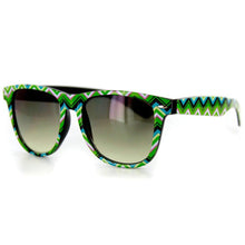 Load image into Gallery viewer, &quot;Boomerang&quot; Wayfarer Sunglasses with Mod Retro Frames for Stylish Men and Women